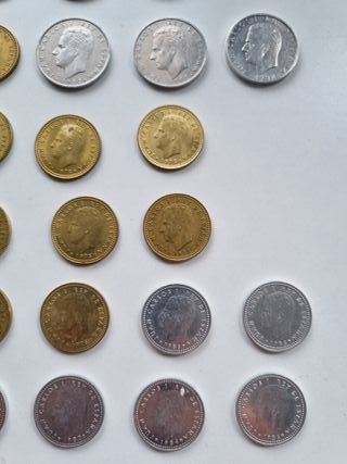 Lote de 37 monedas de peseta. Juan Carlos I.
