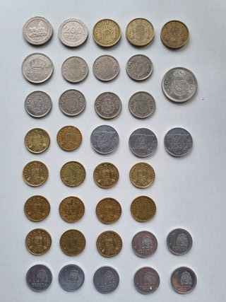 Lote de 37 monedas de peseta. Juan Carlos I.
