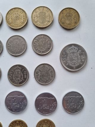 Lote de 37 monedas de peseta. Juan Carlos I.