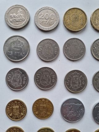 Lote de 37 monedas de peseta. Juan Carlos I.