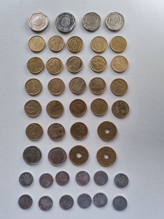Lote de 44 monedas de peseta de Juan Carlos I.