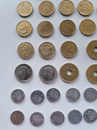 Lote de 44 monedas de peseta de Juan Carlos I.