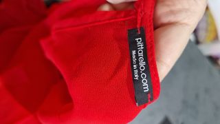 Blusa rossa a maniche corte