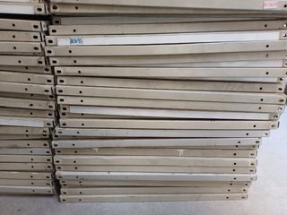 Baldas metálicas/acero. Estantería metálica