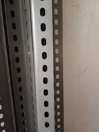 Baldas metálicas/acero. Estantería metálica