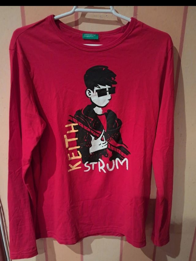  Polo verde y Camiseta Roja. Benetton 