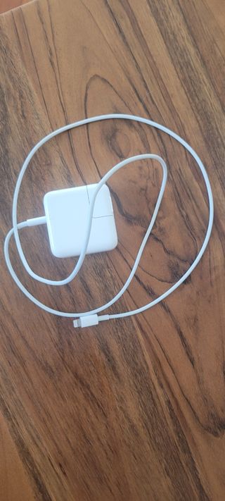 Cargador Apple 30W USB-C blanco IPAD IPHONE