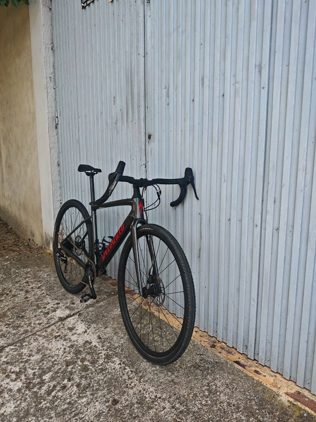 Bicicleta Gravel Specialized Diverge Carbono