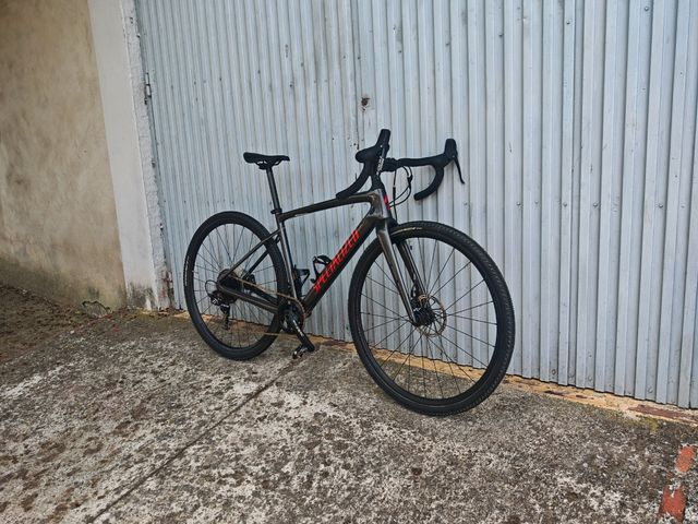 Bicicleta Gravel Specialized Diverge Carbono