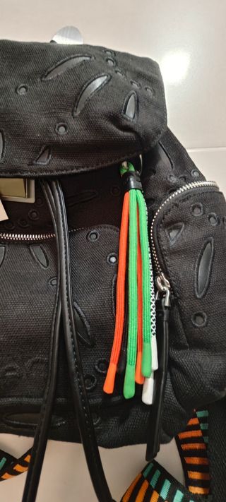 Mochila Desigual negra estampada