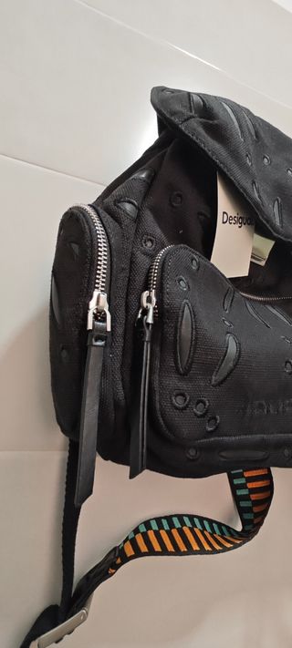 Mochila Desigual negra estampada