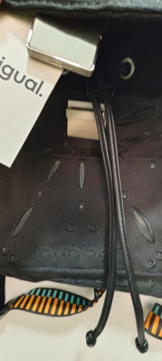 Mochila Desigual negra estampada