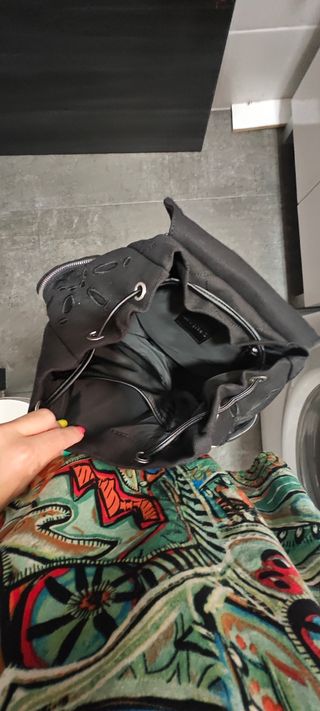 Mochila Desigual negra estampada