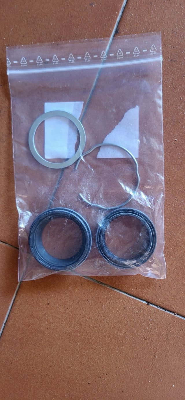 Retenes y Guardapolvos Horquilla BMW GS