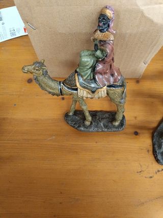 Figuras Belén Reyes magos en camello.