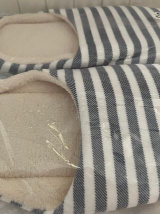 Pantofole a righe grigio-bianche 42.5