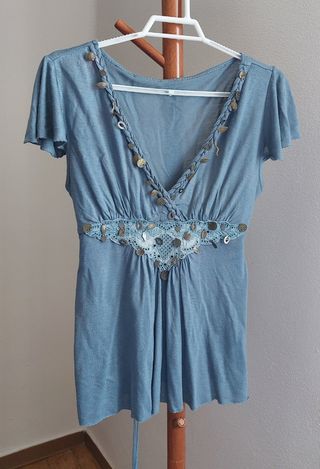 Camiseta Bershka azul 