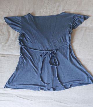 Camiseta Bershka azul 