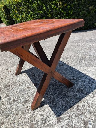 Mesa rústica de madera
