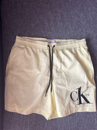 Bañador Calvin Klein amarillo
