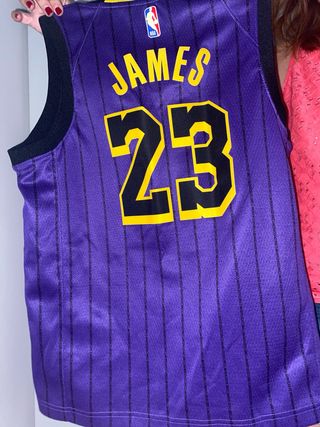 Equipación Lakers James #23 - Talla M