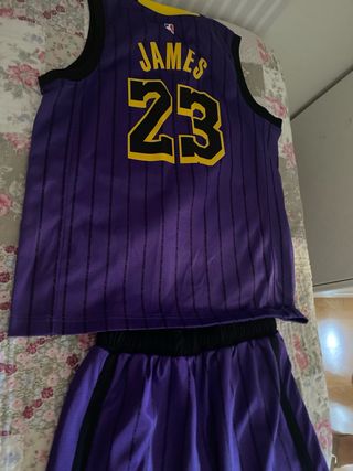 Equipación Lakers James #23 - Talla M