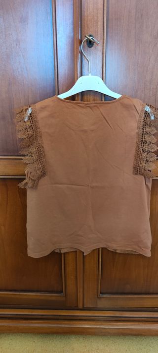 Top estivo marrone in pizzo