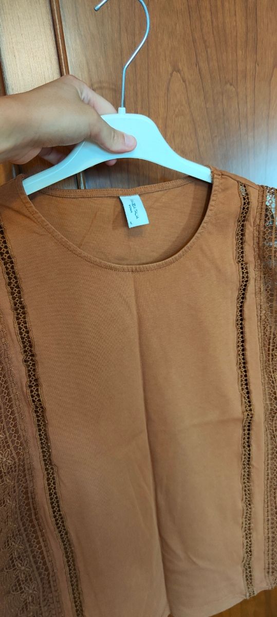 Top estivo marrone in pizzo