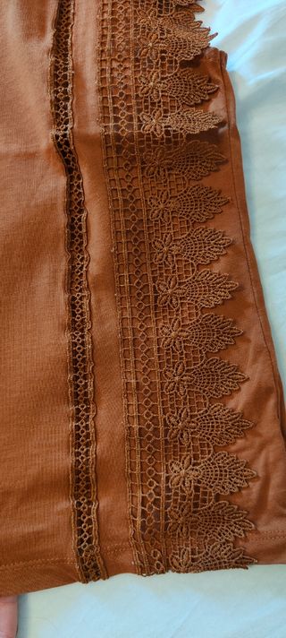 Top estivo marrone in pizzo