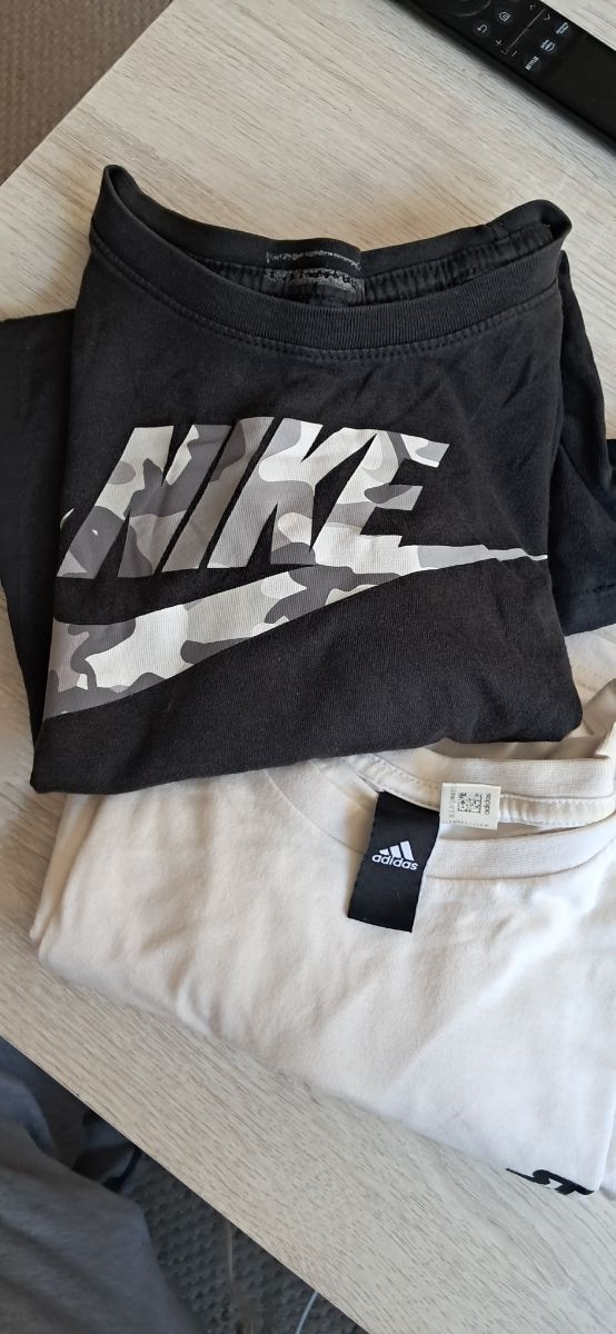 2 Camisetas Nike y Adidas