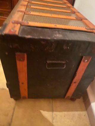 Baule marrone antico - Legno e metallo