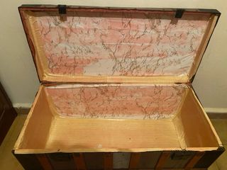 Baule marrone antico - Legno e metallo