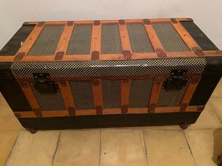 Baule marrone antico - Legno e metallo