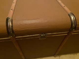 Baule marrone antico - Legno e metallo