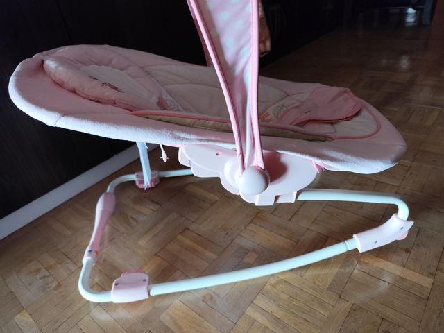 Silla mecedora bebé rosa