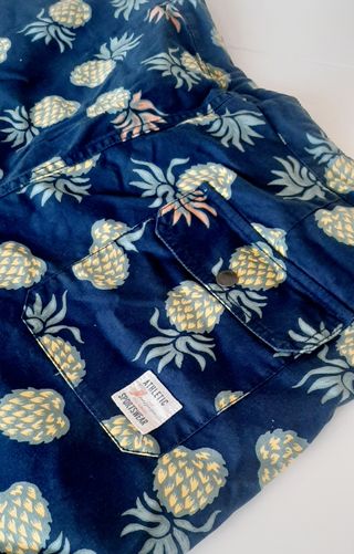 Bermudas H&M estampado piñas. L