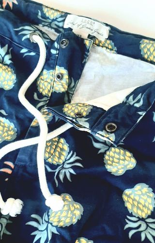 Bermudas H&M estampado piñas. L