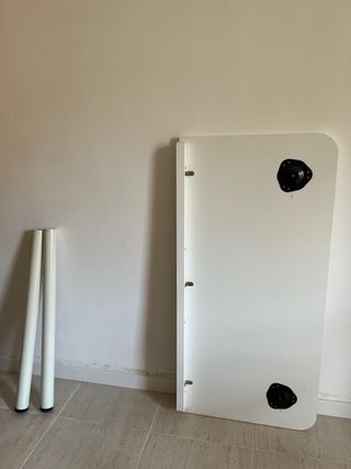 Mesa blanca pared para cocina o escritorio