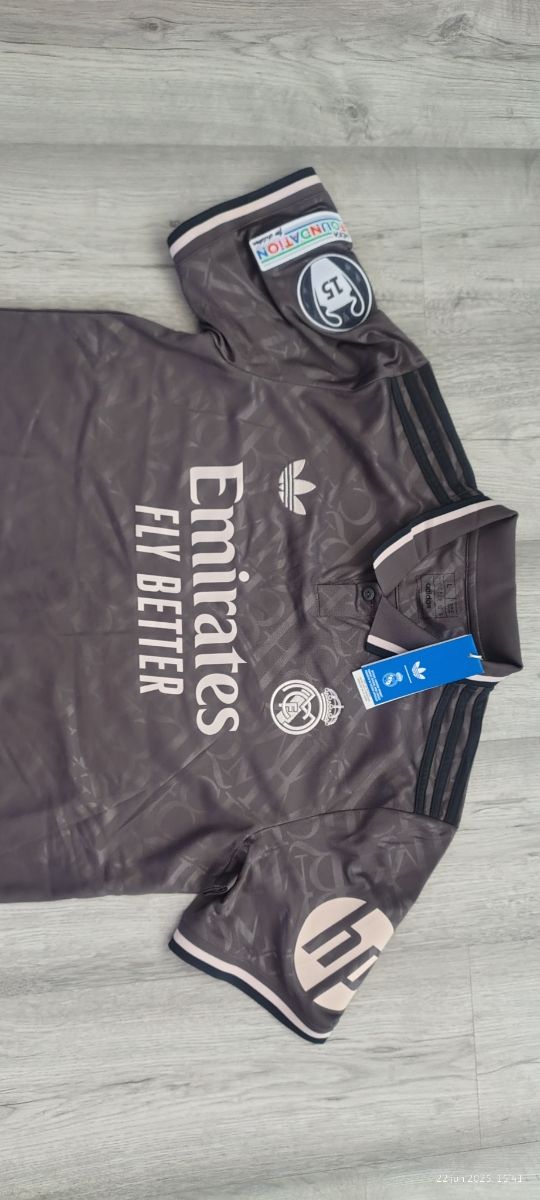 Camiseta original Real Madrid, Valverde 8,talla L