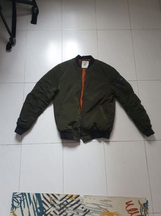 Chaqueta bomber Pull&Bear verde oliva - Talla L