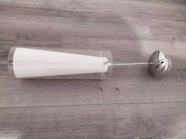 Lámpara colgante moderna.