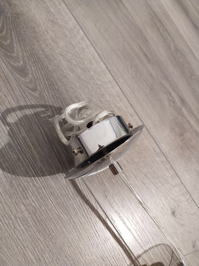 Lámpara colgante moderna.