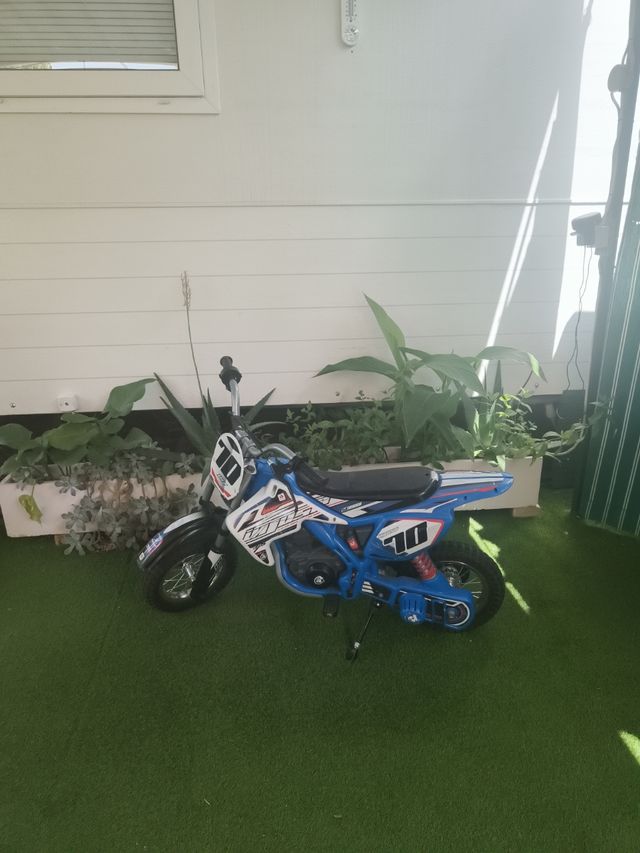 Moto eléctrica infantil Injusa 24V