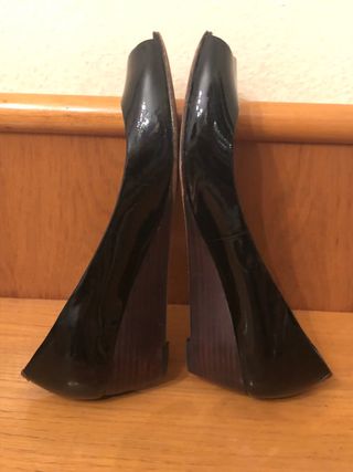 TOMMY HILFIGER - bailarinas cuña charol 38