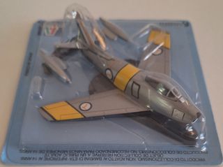 Avion F-86 Sabre escala 1:100