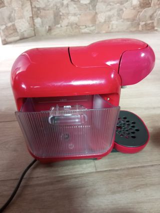 Cafetera Tassimo Bosch roja