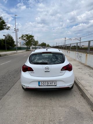 Opel Astra 2014