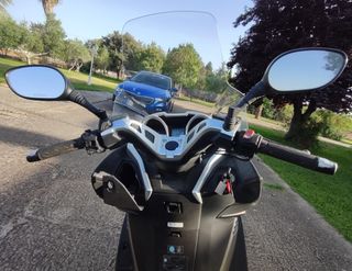 Kawasaki J300 - 27241km - Baúl