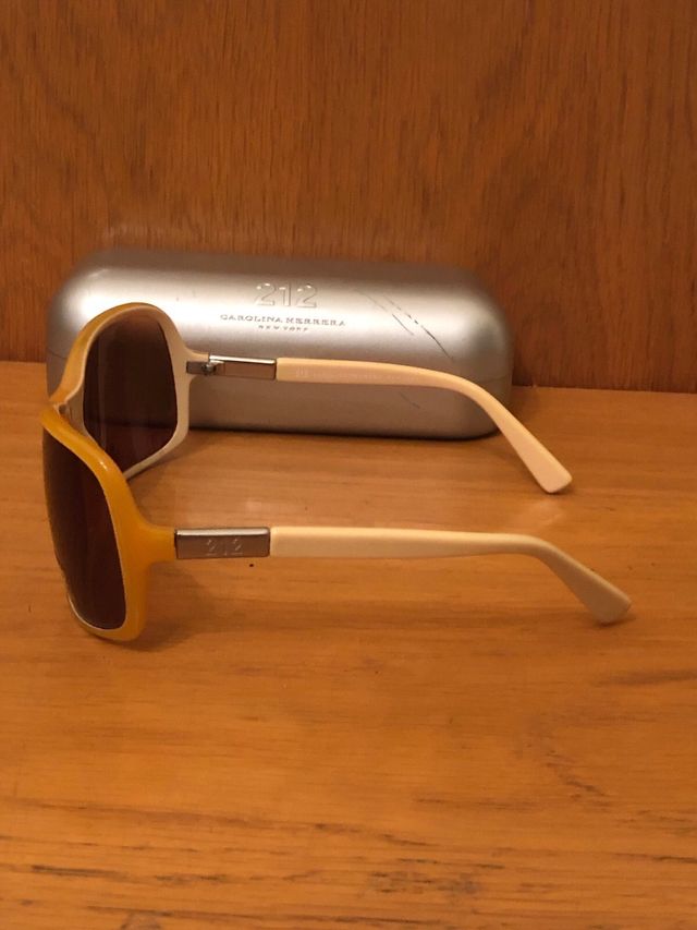 CAROLINA HERRERA - gafas sol con funda