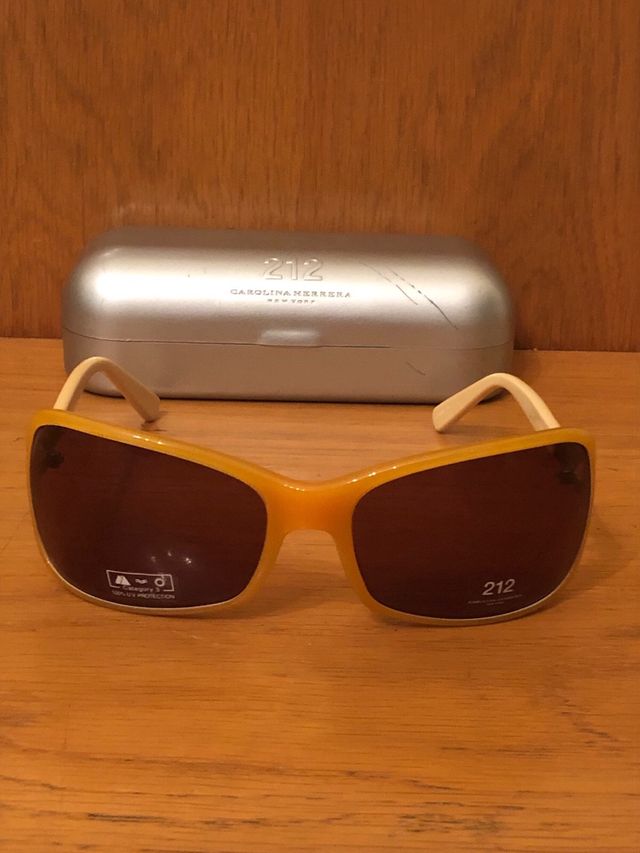 CAROLINA HERRERA - gafas sol con funda